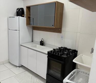 Alexandra Apartment | Ap Studio Amplo e Arejado, com Internet rápida, Fácil acesso ao centro e Porto de Paranaguá