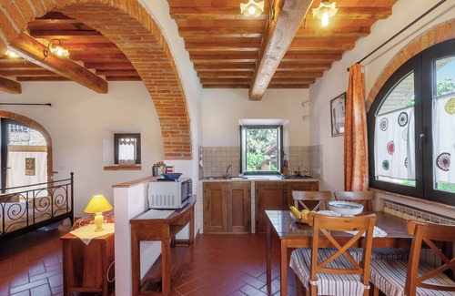 Mercatale Val di Pesa Apartment | Apartment 'Capriolo Flat' with Mountain View, Wi-Fi and Air Conditioning