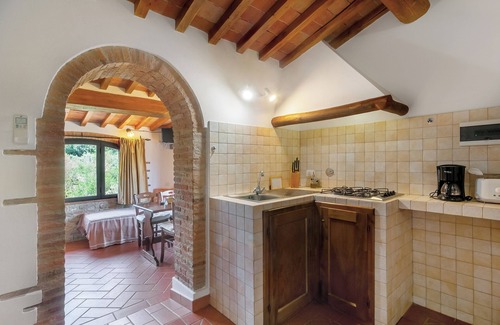 Mercatale Val di Pesa Apartment | Apartment 'Cavallo Flat' with Mountain View, Wi-Fi and Air Conditioning