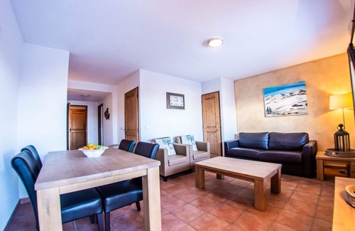 Saint-Francois-Longchamp House | Apartment for 2 to 4 people with unique ski in & out in the center of Saint François Longchamp.