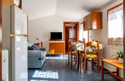 Le Rocchette Apartment | Apartment 'Casa Bel Mare' with Private Terrace and Air Conditioning