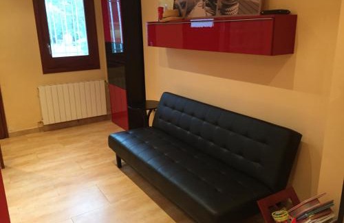 Sant Andreu de Llavaneres Apartment | apartamento aislado jardín y piscina