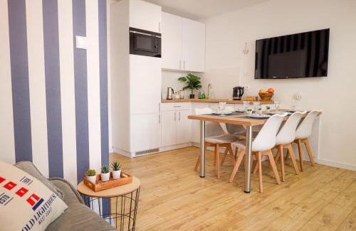 Poddabie Apartment | APARTAMENT 14B BLUE MARINE Poddąbie Basen Odkryty Brodziki Plac Zabaw