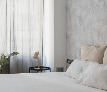 Collblanc y La Torrassa Apartment | Apartamentos Espai Progres by Be Barcelona