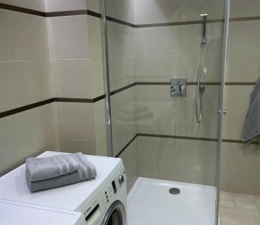 Krzyki Apartment | Apartament - jak w domu - 130m2 z Tarasem i ogródkiem