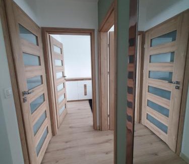 Leszno Apartment | Apartament Number 2 NOVA WOZOWNIA Free Parking