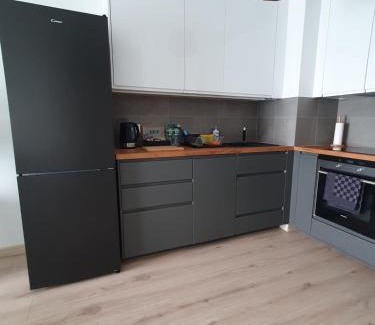 Leszno Apartment | Apartament Number 2 NOVA WOZOWNIA Free Parking