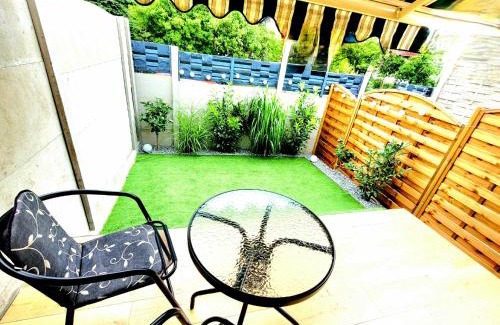 Opole Apartment | Apartament z tarasem, klimatyzacją i darmowym parkingiem przy Centrum