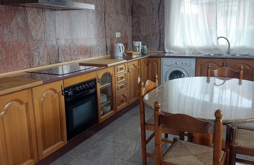 Mos Apartment | Apartamento a 10 Min. del Centro de Vigo, Ideal Para Conocer Galicia