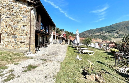 Jomezana De Abajo Apartment | Apartamento LL con encanto,Wifi y chimenea,Asturia