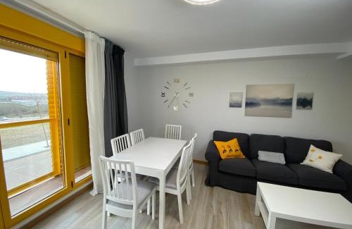 Marin Apartment | Apartamento nuevo, accesible y con piscina !