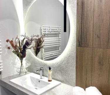 Boleslawiec Apartment | ApartCentrum-CHARLOTTE -PARKING-Air conditioning