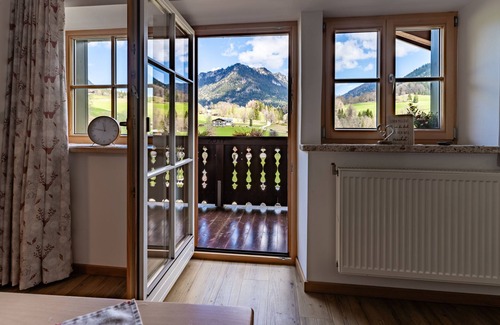 Ramsau bei Berchtesgaden Apartment | Apartment no. 6, 1-4 persons, 60 sqm, balcony, W-LAN, 1 bedroom and 1 children's bedroom