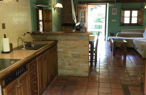 Arguebanes Apartment | Apartment-Standard-Private Bathroom