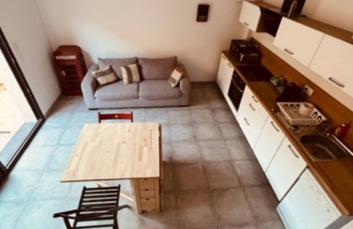 Saint-Genies-de-Fontedit Apartment | Apartment 'Le Poulailler D'alice' with Private Terrace, Wi-Fi and Air Conditioning