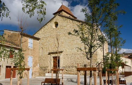 Saint-Genies-de-Fontedit Apartment | Apartment 'Le Poulailler D'alice' with Private Terrace, Wi-Fi and Air Conditioning