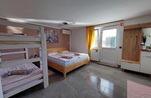 Cerklje na Gorenjskem Apartment | Apartma Žirovnik