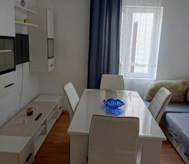 Obrovac Apartment | Apartman Ličanka