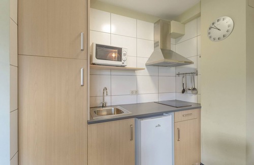 Sant Llorenc de Morunys Apartment | Apartment 'Vall' with Mountain View, Shared Garden and Wi-Fi