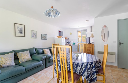 Caudies-de-Fenouilledes Apartment | Apartment 'Gîte-eau-soleil' with Balcony and Wi-Fi