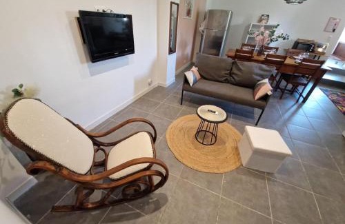 Saint-Hilaire-de-Brethmas Apartment | Apartment with swimming pool, wifi