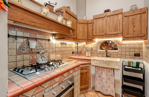 San Pancrazio Salentino Apartment | Apartment "G S Rustic House" with Private Terrace & Wi-Fi