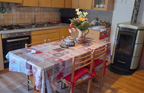 Santo Stefano di Cadore Apartment | Apartment 'Val Visdente 2' with Mountain View, Shared Garden and Wi-Fi
