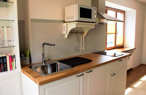 Hilzingen Apartment | Apartment 'Große In Altem Hofgut' with Balcony and Wi-Fi
