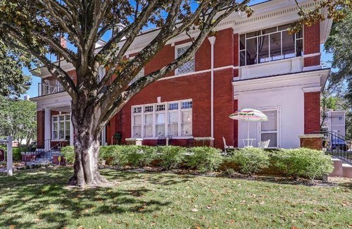 Thomas Square Apartment | Apartment ∙ 1 bedroom ∙ 4 guests
