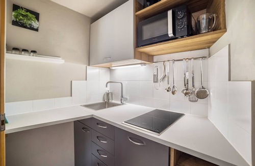Issengo Apartment | Apartment '1' with Mountain View, Shared Pool and Wi-Fi