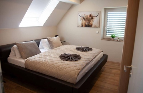 Gusterath Bed & Breakfast | Apartment 10 "Landliebe" - Living space Gusterath guests & boarding house