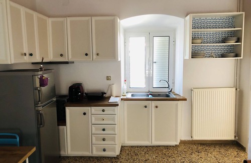 Agii Anargiri Apartment | Apartment 10 minutes from the port of Spetses.