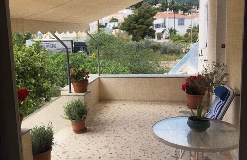 Agii Anargiri Apartment | Apartment 10 minutes from the port of Spetses.