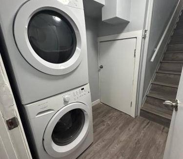 Highland Park Apartment | Apartment ∙ 2 bedrooms ∙ 4 guests