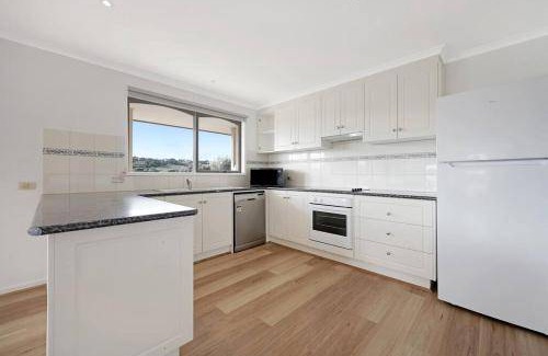 Warrnambool Apartment | Apartment ∙ 2 bedrooms ∙ 4 guests