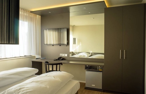 Zirndorf Apartment | Apartment ∙ 2 bedrooms ∙ 6 guests