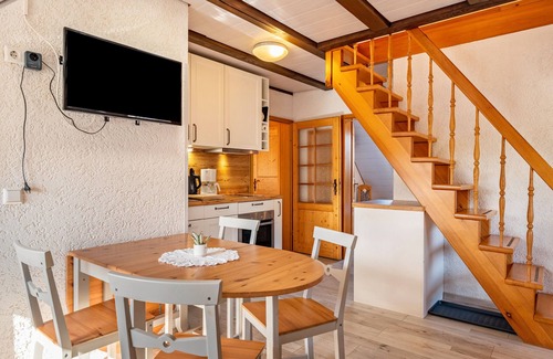 Sankt Maergen Apartment | Apartment '2- Ost' with Private Garden, Balcony and Wi-Fi