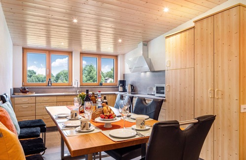 Argenbuhl Apartment | Apartment '2' with Balcony and Wi-Fi