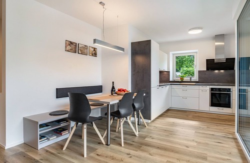 Auer Apartment | Apartment '2' with Mountain View, Wi-Fi and Air Conditioning