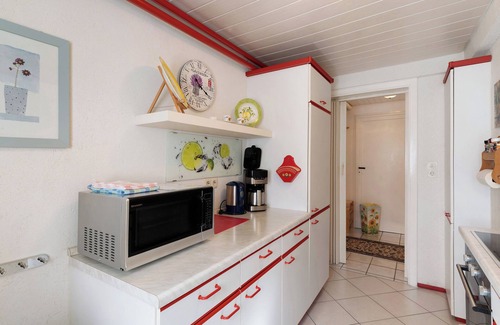 Kalberbronn Apartment | Apartment '2' with Private Terrace, Shared Garden and Wi-Fi