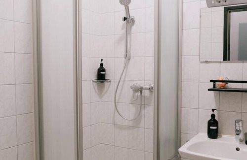Groedig Apartment | Apartment 2 with small terrace and in view of Untersberg