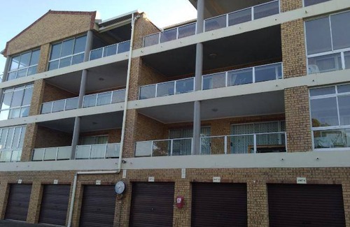 Ramsgate Beach Apartment | Apartment ∙ 2 bedrooms ∙ 6 guests