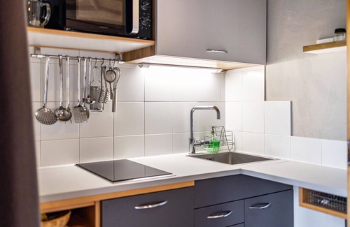 Issengo Apartment | Apartment '3' with Mountain View, Shared Pool and Wi-Fi