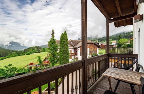 Issengo Apartment | Apartment '3' with Mountain View, Shared Pool and Wi-Fi