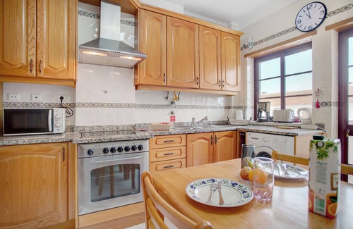 Peniche de Cima Apartment | Apartment 'A O - La Source' with Balcony and Wi-Fi
