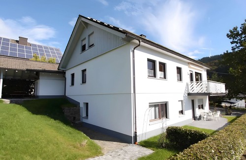 Schmallenberg Apartment | Apartment 'Adlerhorst' with Shared Garden, Balcony and Wi-Fi