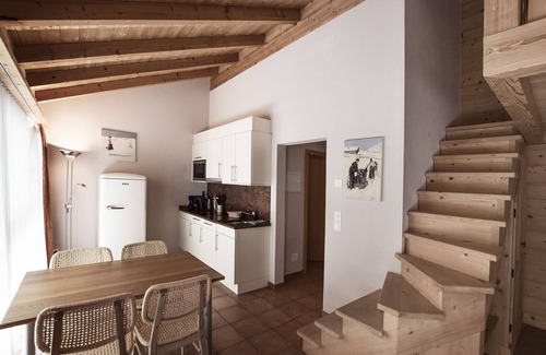 Klosters-Serneus Apartment | Apartment "Alpin 7" with Terrace & Wi-Fi