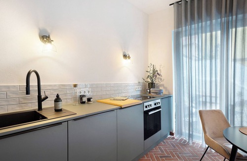 Gleisweiler Apartment | Apartment "Altes Pfarrhaus - das Kelterhaus" with Shared Terrace & Wi-Fi