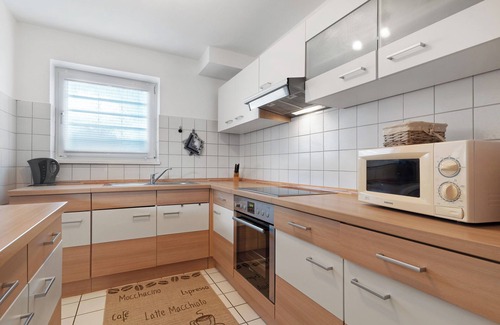 Altenheim Apartment | Apartment 'Am Reitplatz' with Shared Terrace and Wi-Fi