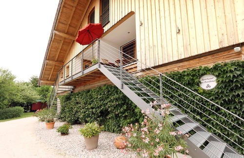 Traunreut Apartment | Apartment am Weiher, 90 sqm, 2 bedrooms